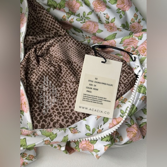 ACACIA EHUKAI PIPED FULL PIECE ONE PIECE RASHGUARD SIZE: 2X COLOR: ROSIE - Picture 2 of 8